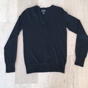 Club Monaco v neck sweater